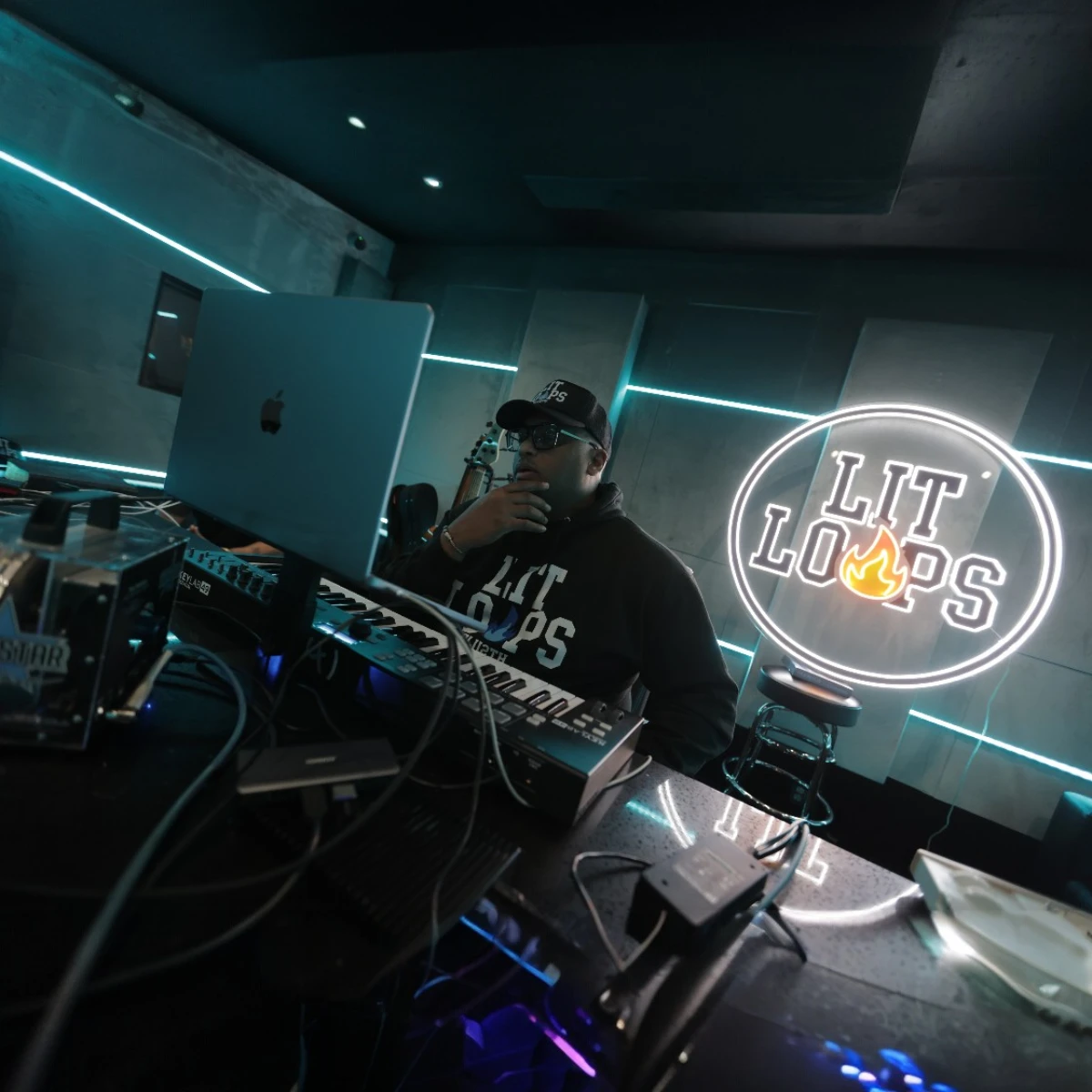 Lit Loops gallery callback 6